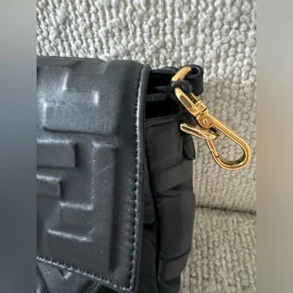 Fendi Black Embossed bag with Gold Buckle - Picture 4 of 14